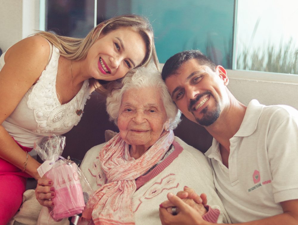 Cuidadores com idosos no Residencial Amar em Indaiatuba